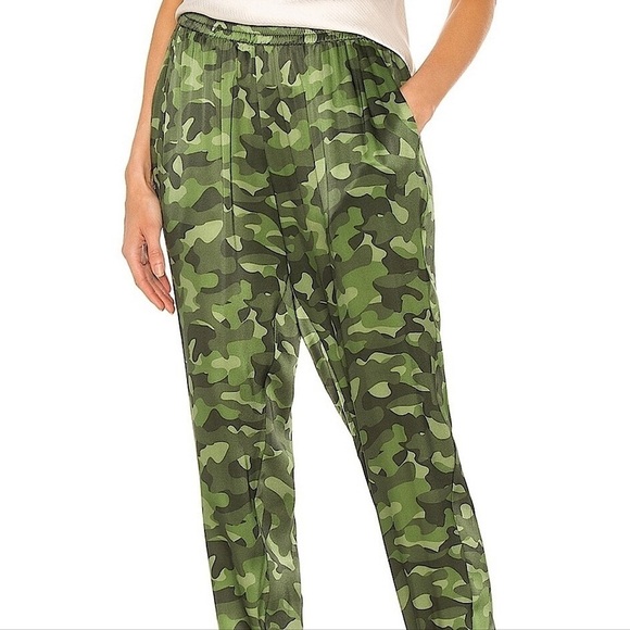CAMI NYC Revolve The Sadie Pant in Camo Green 100% Silk Pull On Joggers XS - Picture 2 of 12